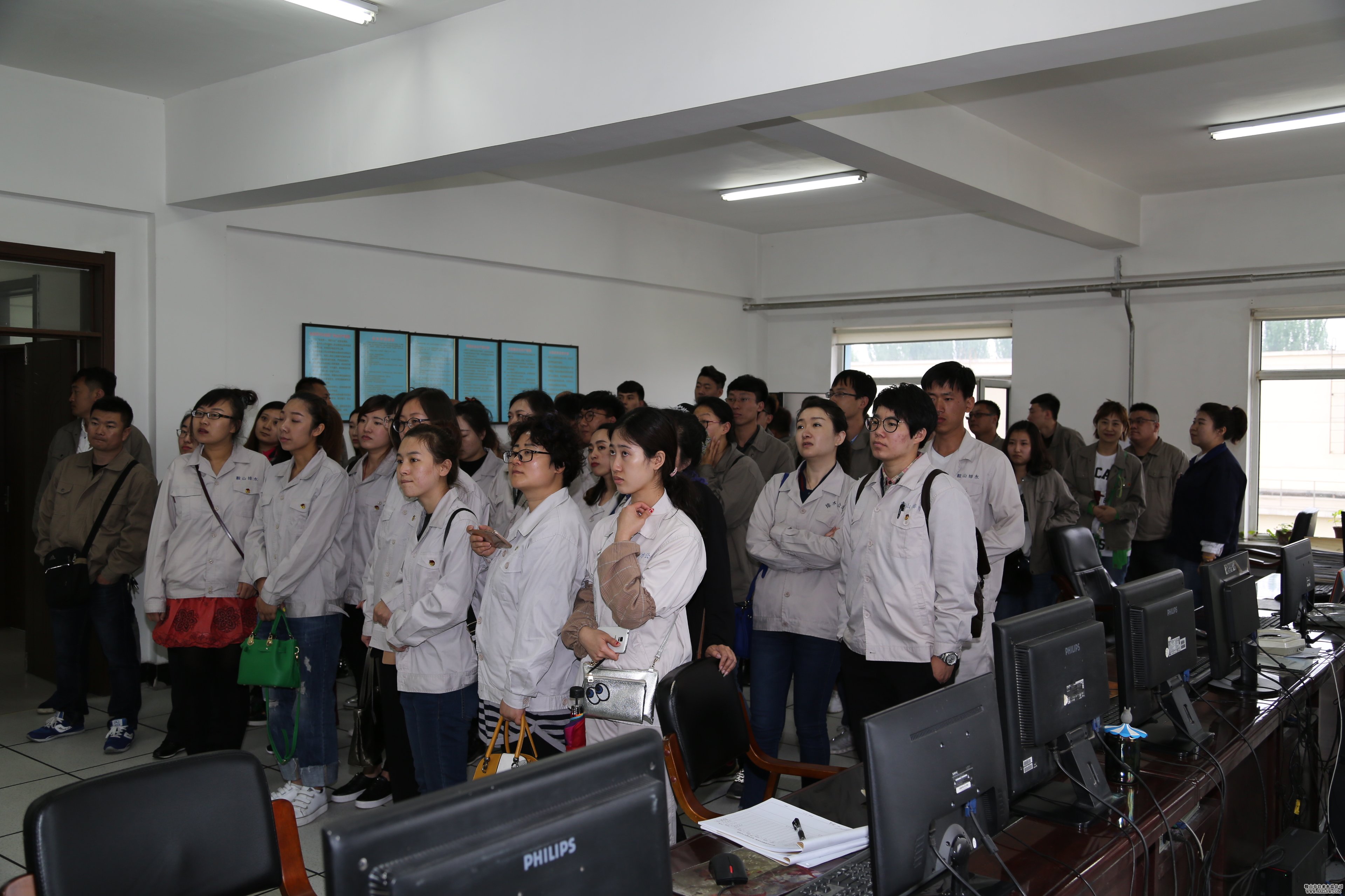 水務(wù)集團(tuán)組織團(tuán)員青年到水廠參觀學(xué)習(xí)