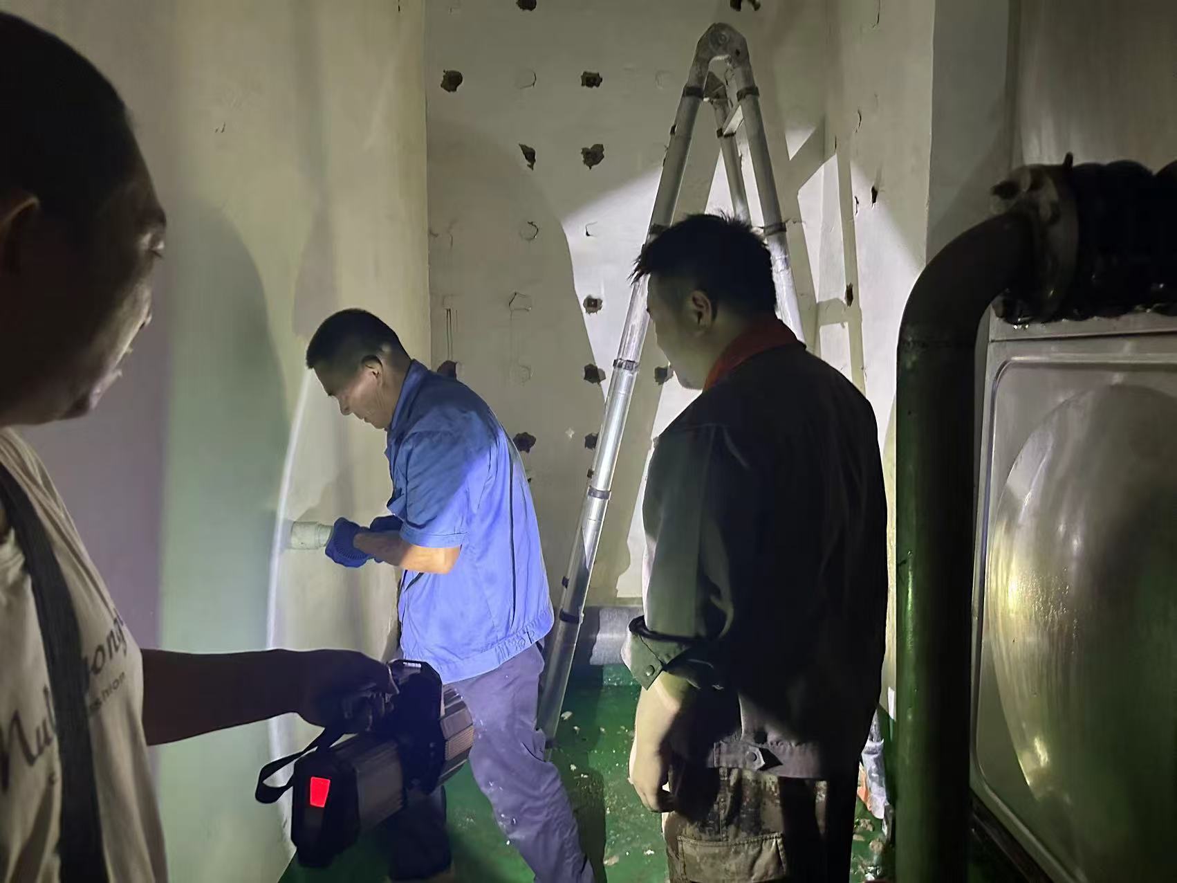 搶修及時(shí)保供水 為民服務(wù)有擔(dān)當(dāng)