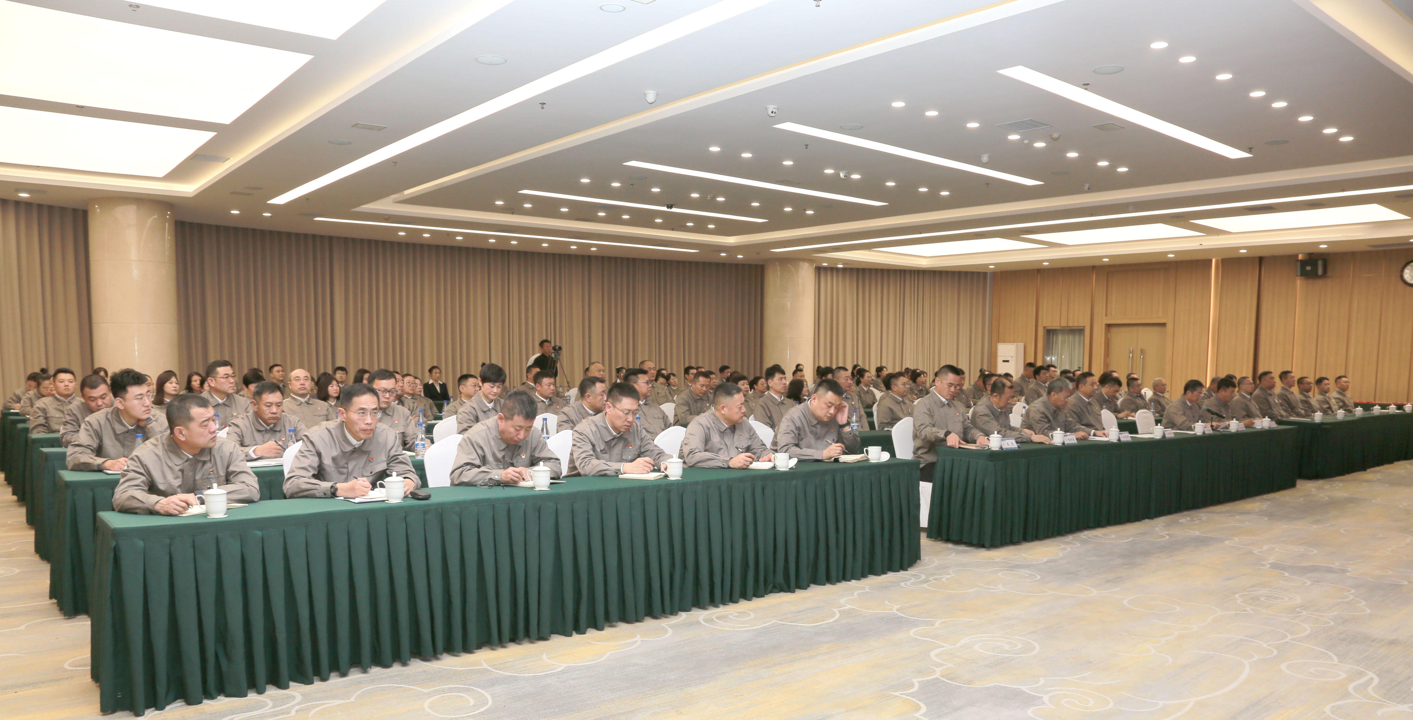 水潤匠心  賦能啟航——水務(wù)集團舉行首期“水潤匠心?遠航講堂賦能啟動”大會