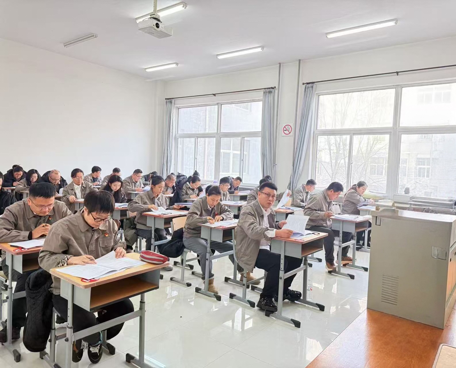 鞍山水務(wù)集團“全員起立” 競聘上崗 以“三能機制”激活國企人才“一池春水”